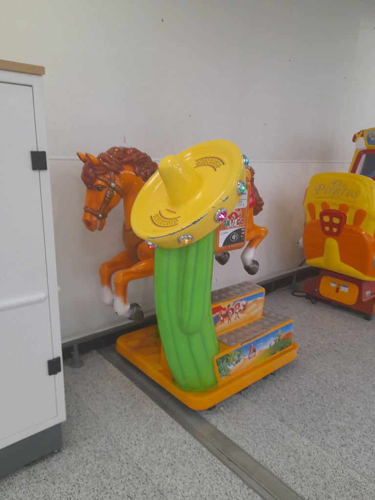Asda Eastgate Basildon Falgas Horse Kiddie Ride Peter Wynnyczuk Flickr