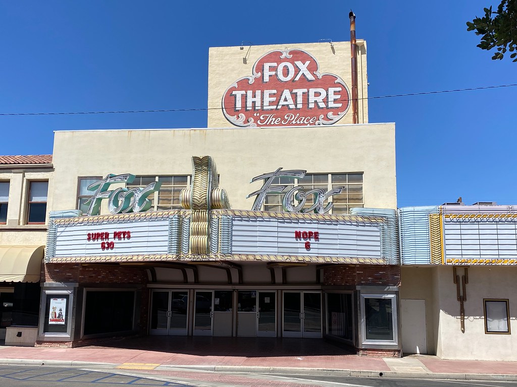 Fox Theater Taft 514 Center St, Taft, California jericl cat Flickr