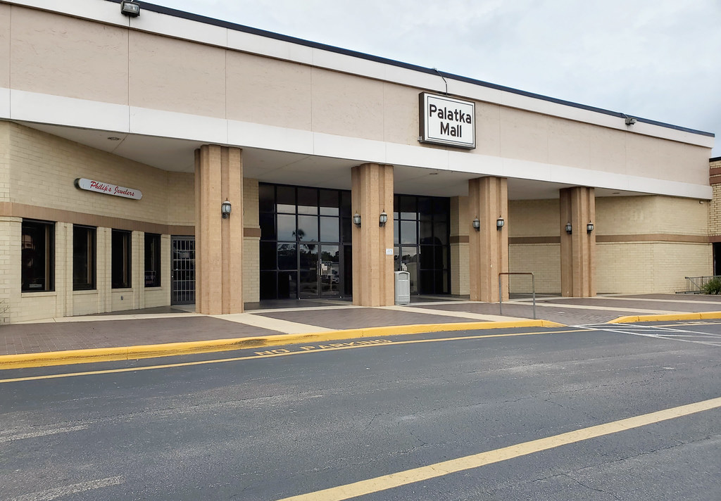 Palatka Mall Palatka, FL The Caldor Rainbow Flickr