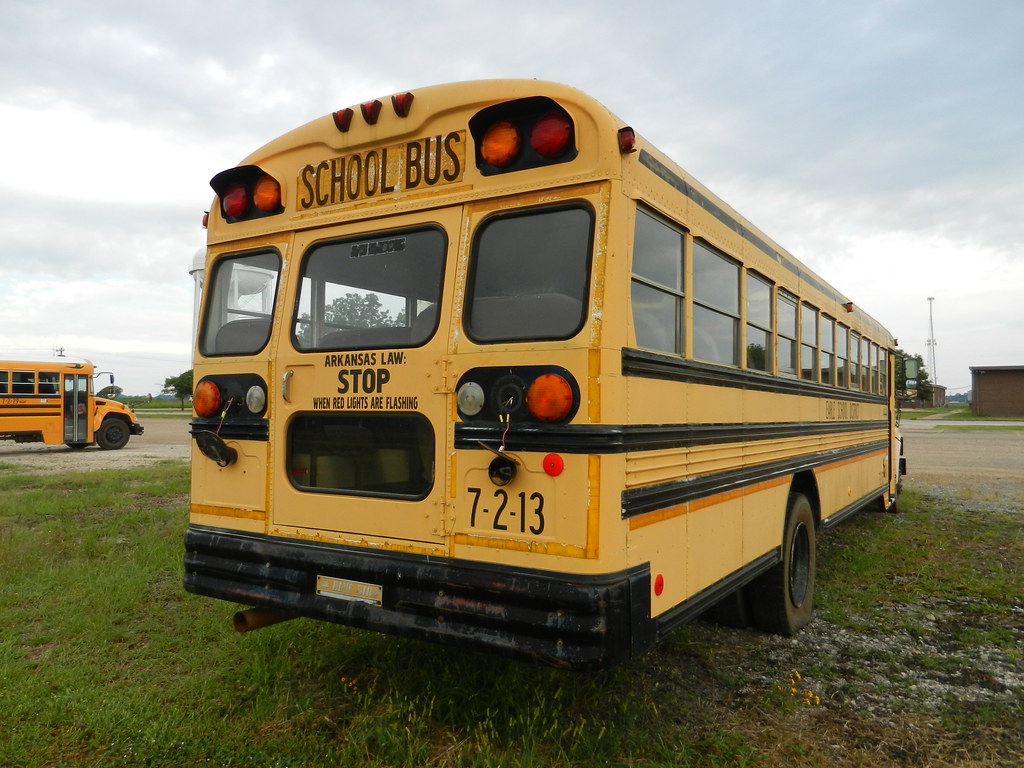 Earle School District 7213 (4) Bus lot Earle, AR. Bus … Flickr
