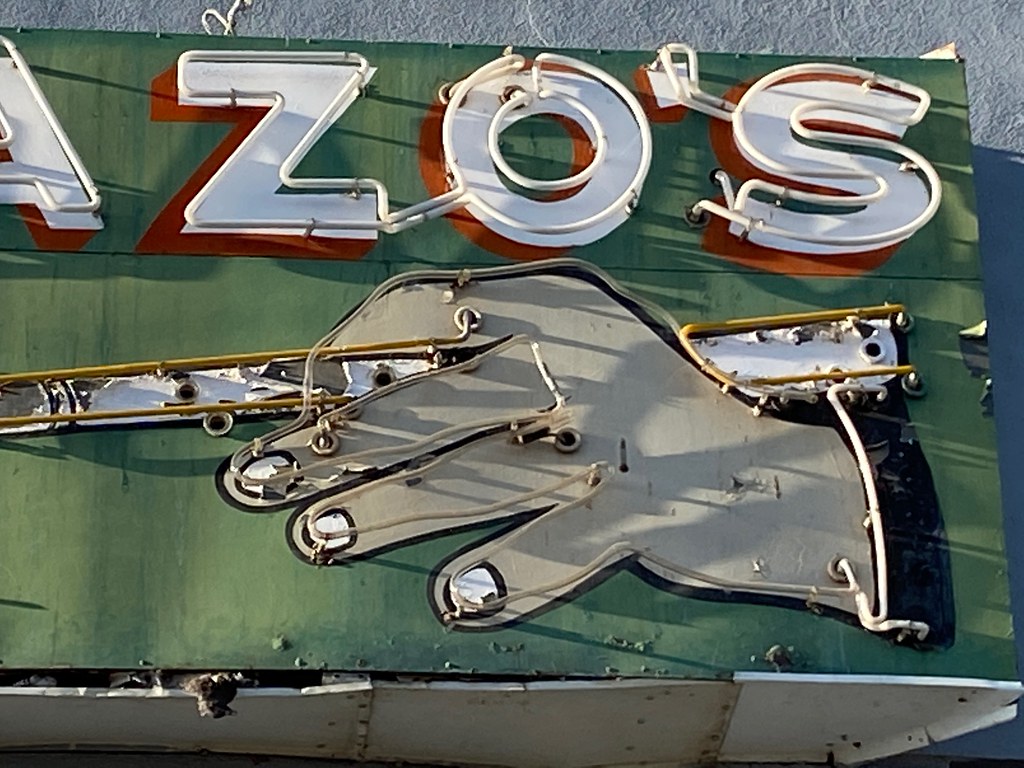 Lazo's 801 Baker St, Bakersfield, CA jericl cat Flickr