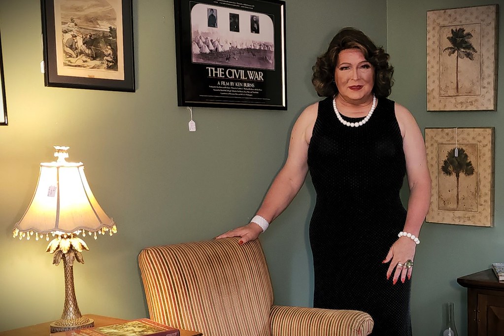 2022 JUL 31 _ AVONLEA Antique Mall JAX, FL Dee Gregory Flickr