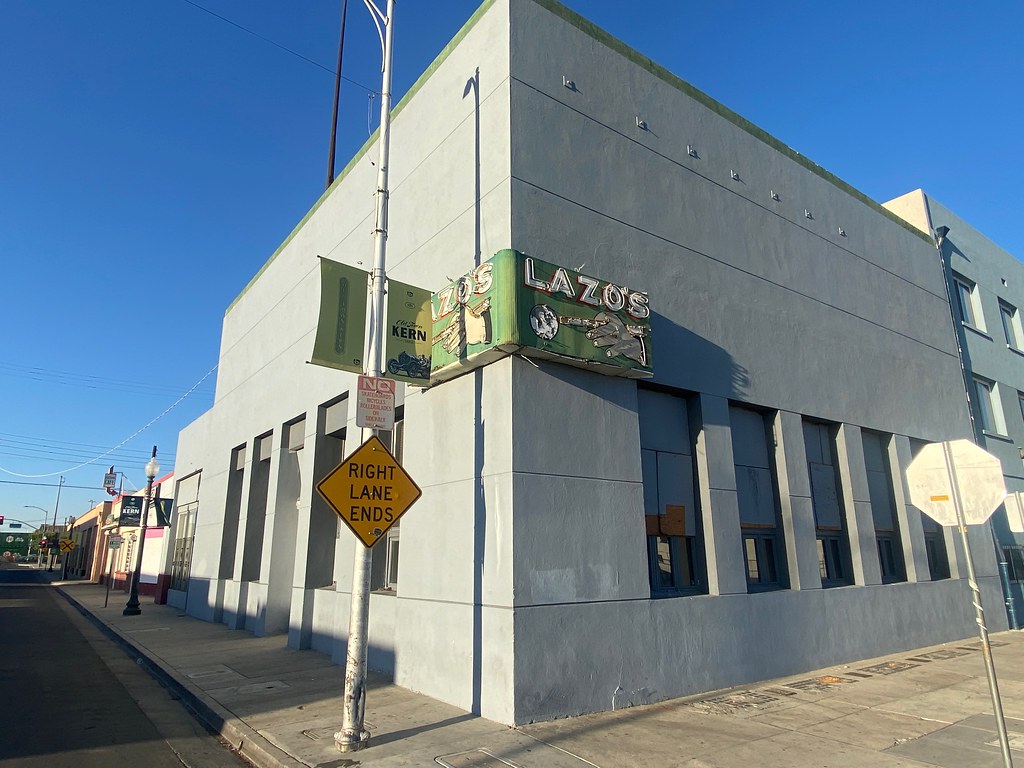 Lazo's 801 Baker St, Bakersfield, CA jericl cat Flickr