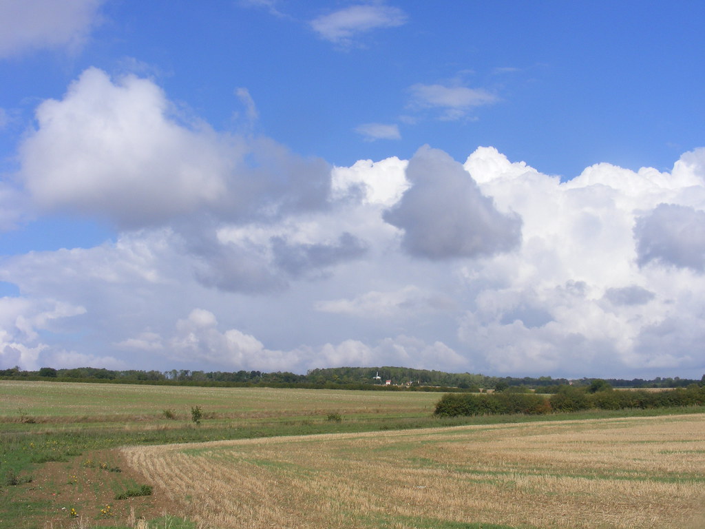 DSCF7625 Landscape near West Wickham, Cambridgeshire, with… Flickr