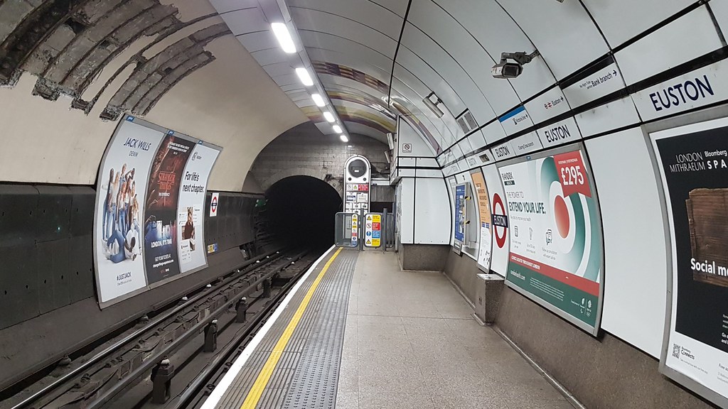 Eust Station Southbound Charing Cross branch on the Northe… Flickr