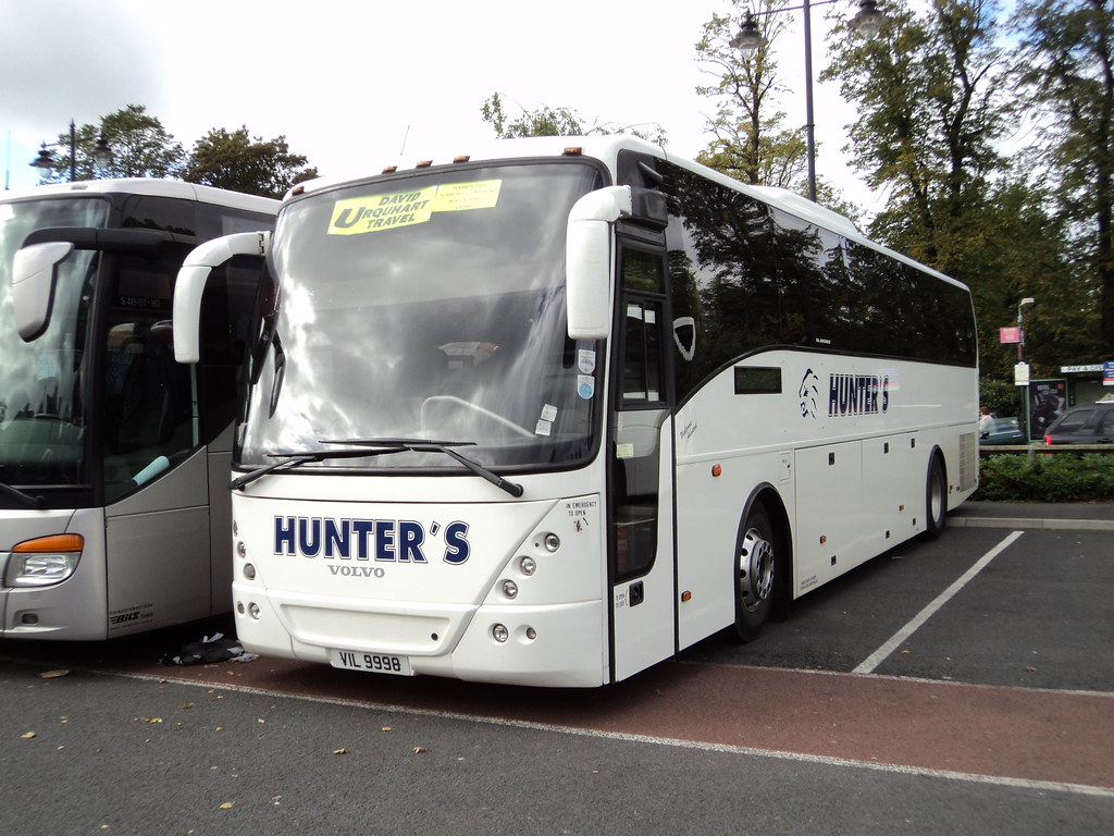 Hunter`s Coaches of Daventry VIL9998 Seen here in Clarence… Flickr