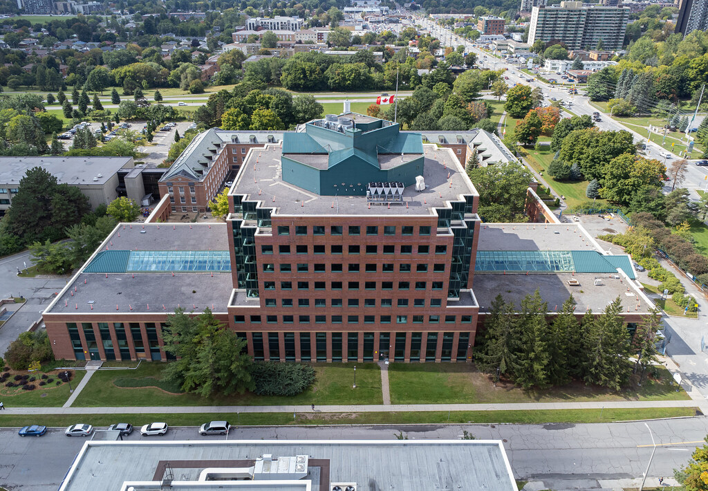 CMHC Offices (700 Montreal Road) Kawausofan Flickr