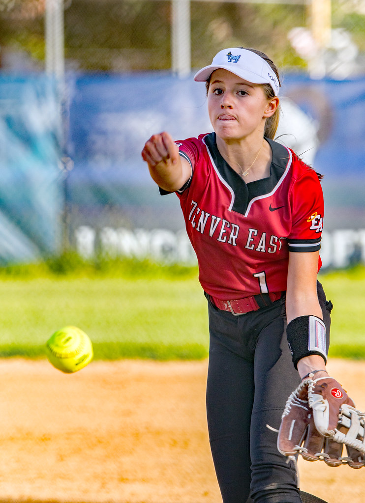 a5E3A7511 Denver East Softball's freshman pitcher Mia Zend… Flickr
