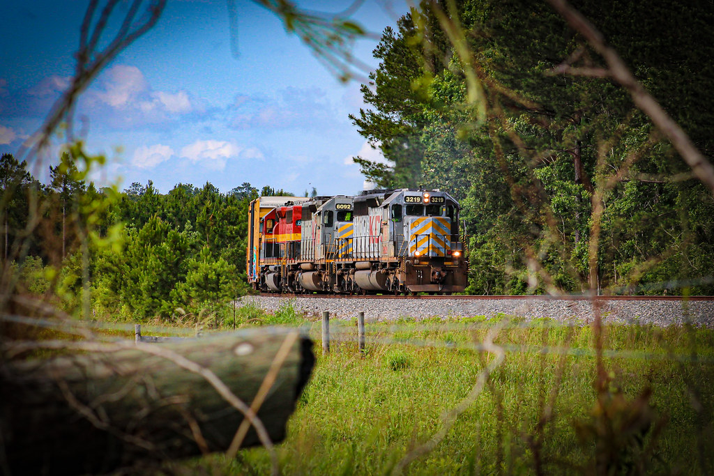 KCS Job 16 approaches Wiggins, MS with a trio of KCS 40s l… Flickr