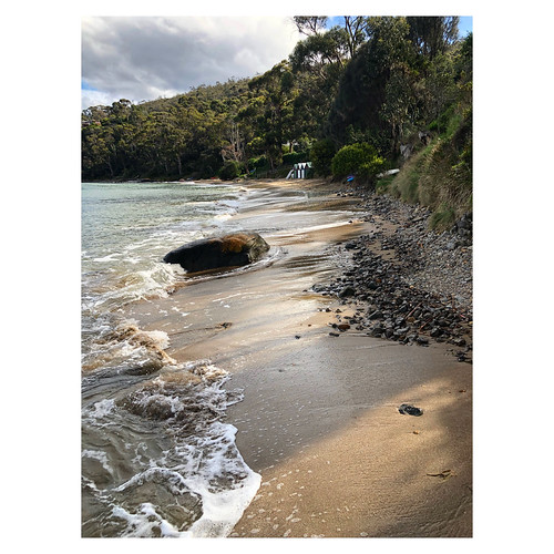 High tide Hinsby Beach, Tasmania Keith Midson Flickr