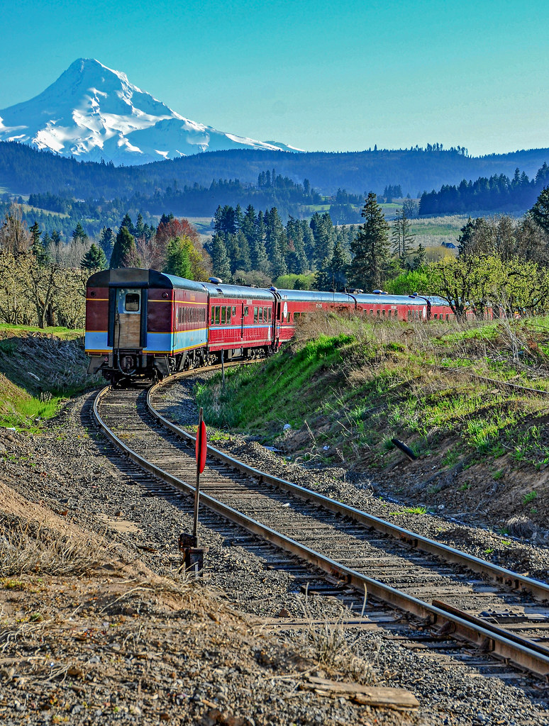 Hood River Valley Pine Grove, Oregon. Randy Baumhover Flickr