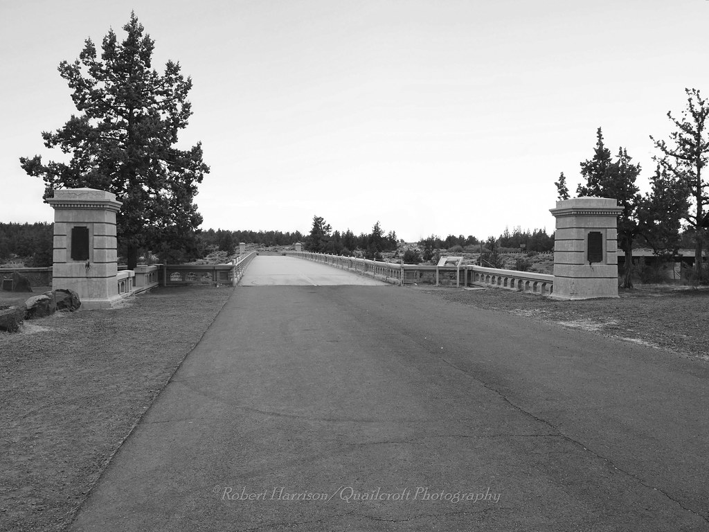 Grand entrance Crooked River High Bridge on US Hwy. 97, co… Flickr