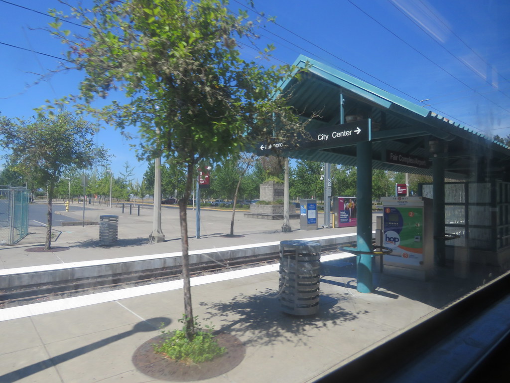 IMG_1190 Fair Complex/Hillsboro Airport MAX Station Andy Nystrom
