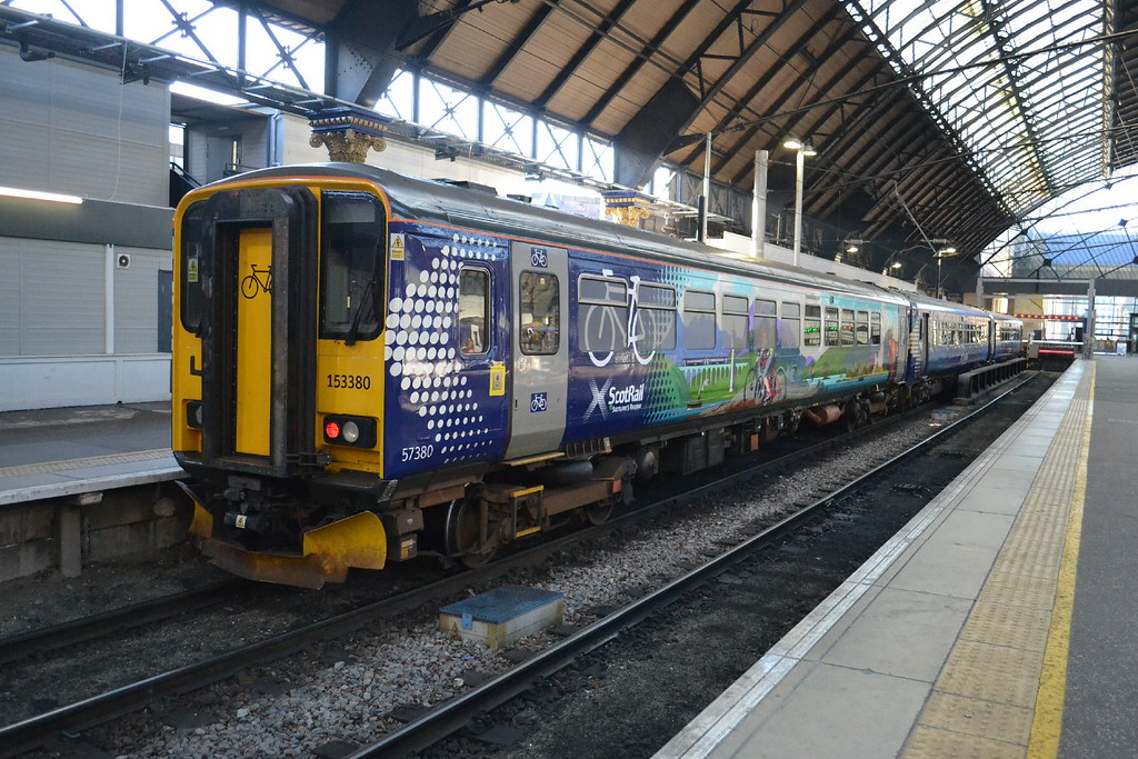 Scotrail Class 153 153380 & 156 156492 Glasgow Queens St… Flickr