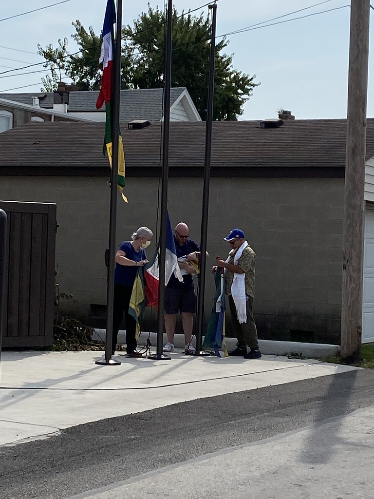 Statue Delivery to KTC Not long before Khenpo Karthar Rinp… Flickr