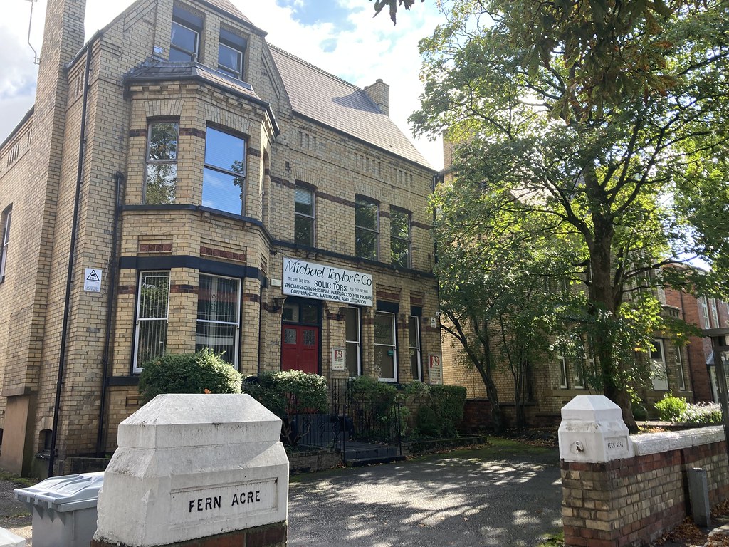 'Fern Acre', Crofts Bank Road, Urmston Still showing the g… Flickr