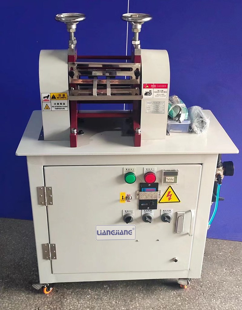 Belt Embossing Machine。 Hanson Kong Flickr