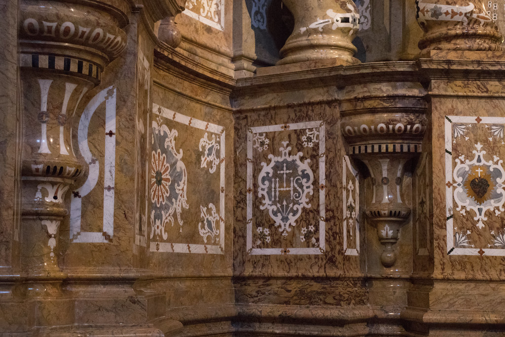 Autel de la basilique Sanctuaire SaintIgnace de Loyola à … Flickr