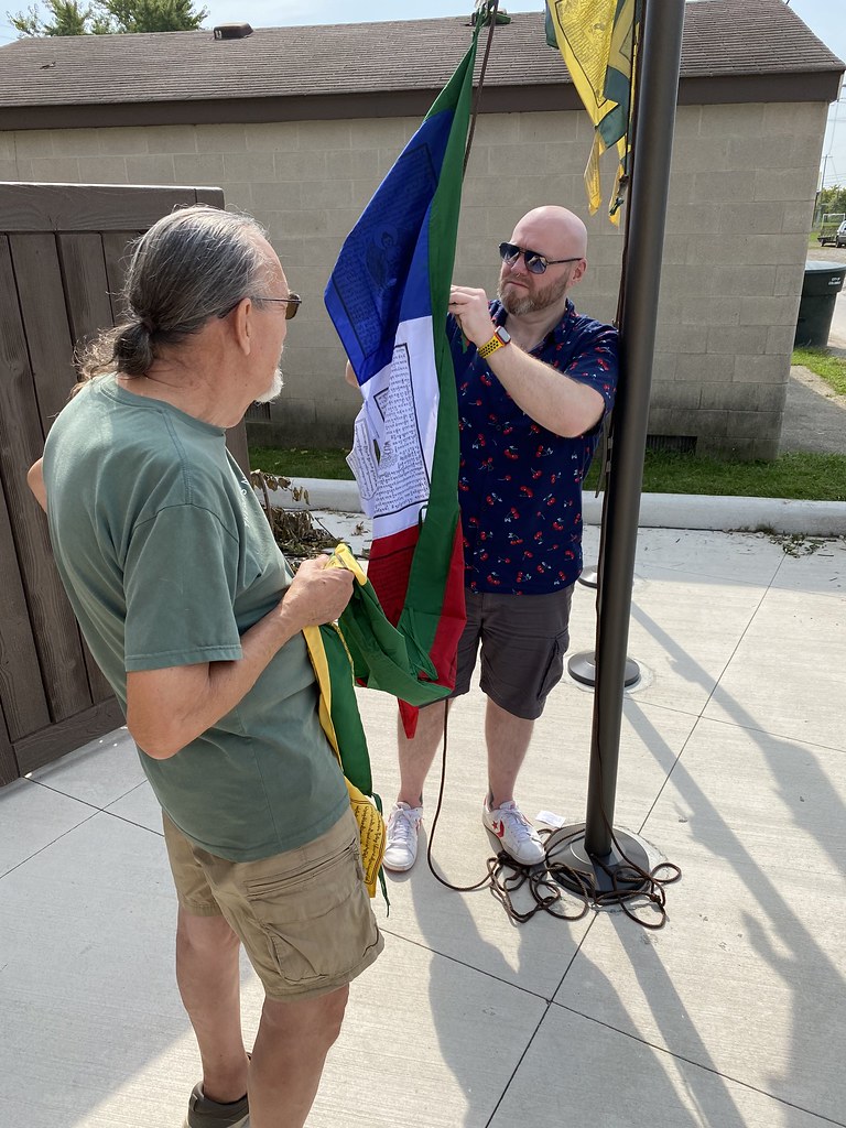 Statue Delivery to KTC Not long before Khenpo Karthar Rinp… Flickr
