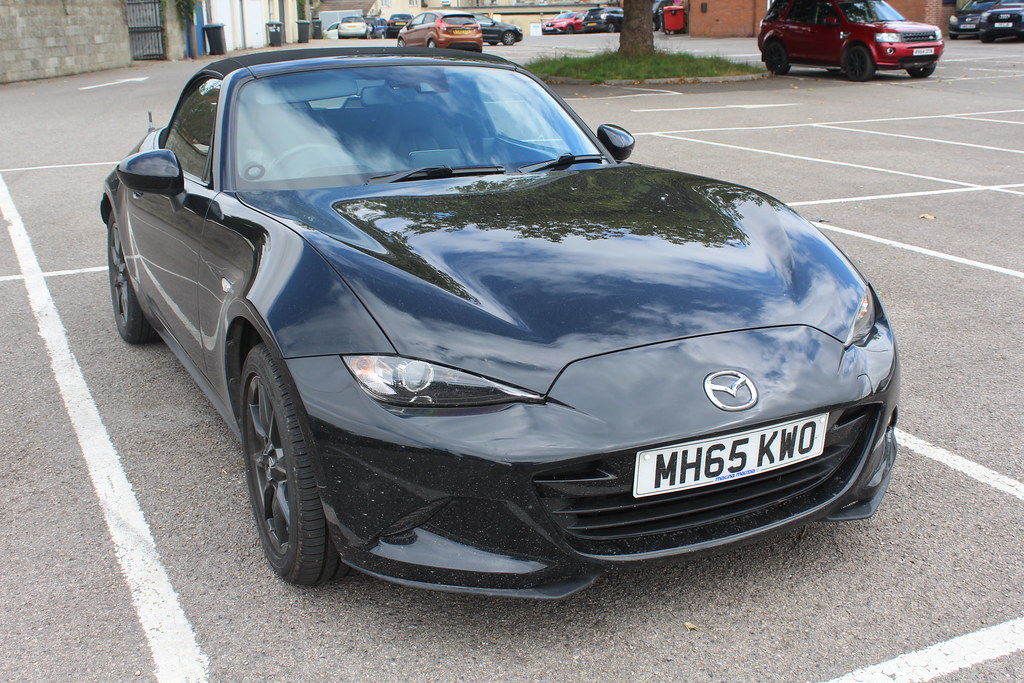 2016 Mazda MX5 Seen in Church Street Car Park, Melksham, … Flickr