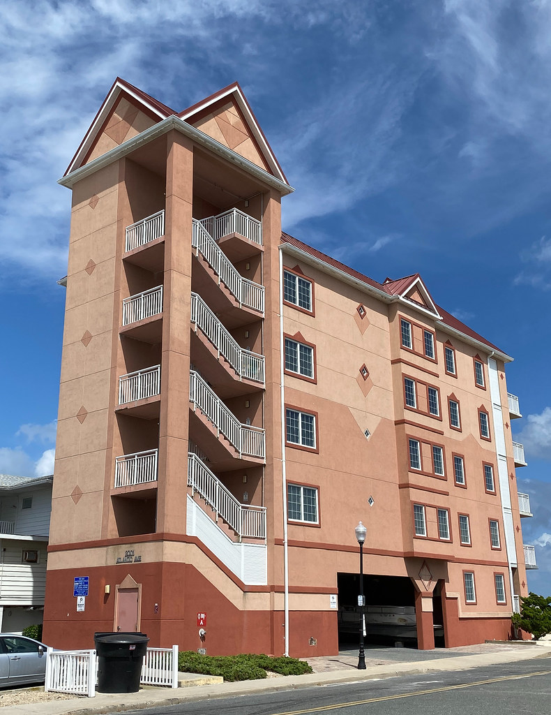 Ocean City MD This newer building is across 20th Street in… Flickr