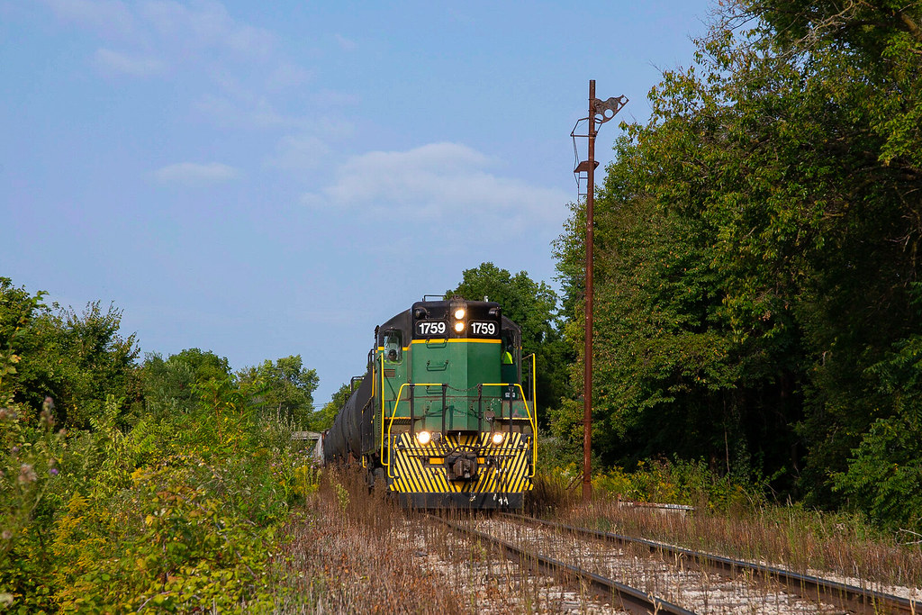 Antiques An Adrian Blissfield crew begins their short trip… Flickr