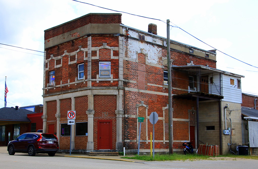 Old Building (presently a bar, once a bank building) in Cl… Flickr