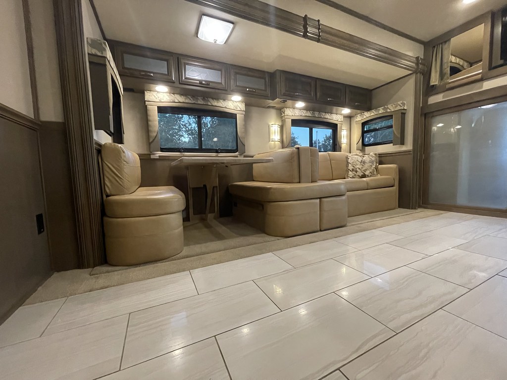 2017 Haulmark Triple Slide Bunk Motorhome 600HP Volvo Flickr