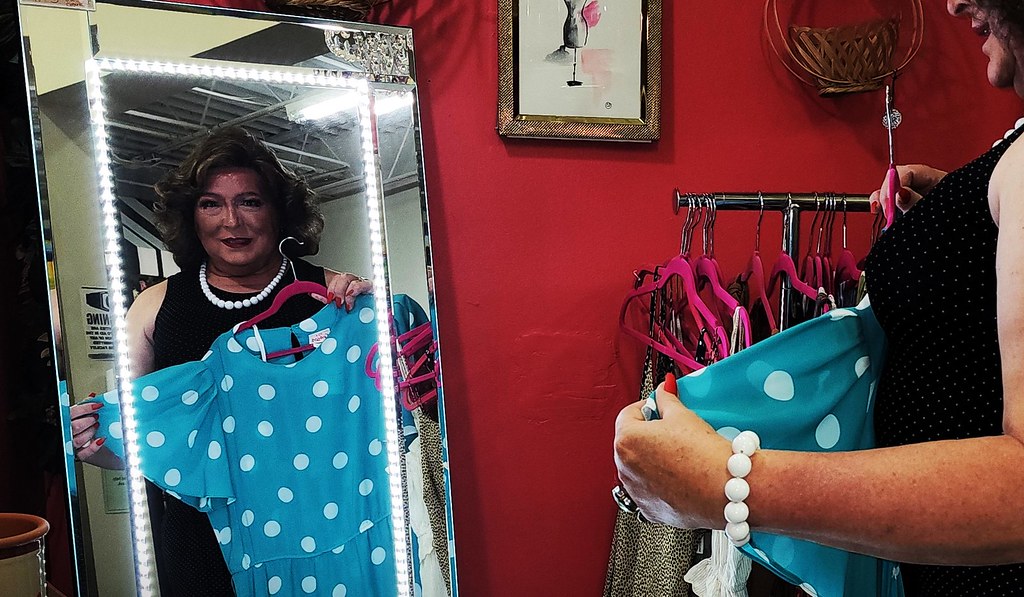 2022 JUL 31 _ AVONLEA Antique Mall JAX, FL Dee Gregory Flickr