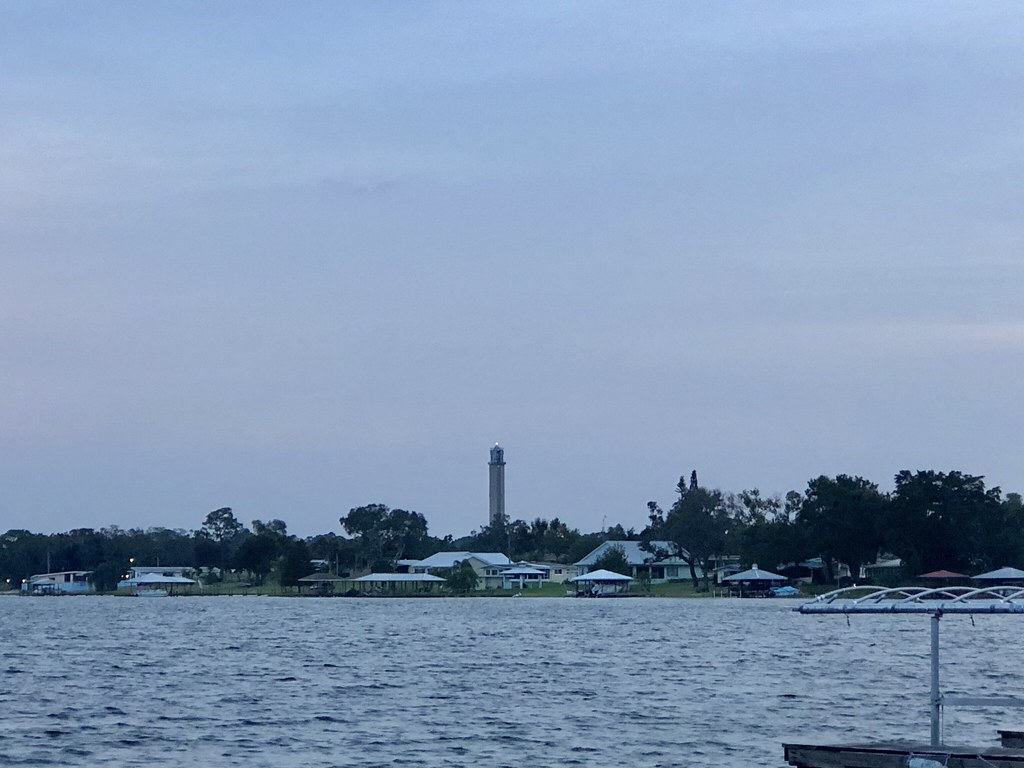 Lake Clay and the Tower. Lake Placid, Florida. devtmefl Flickr