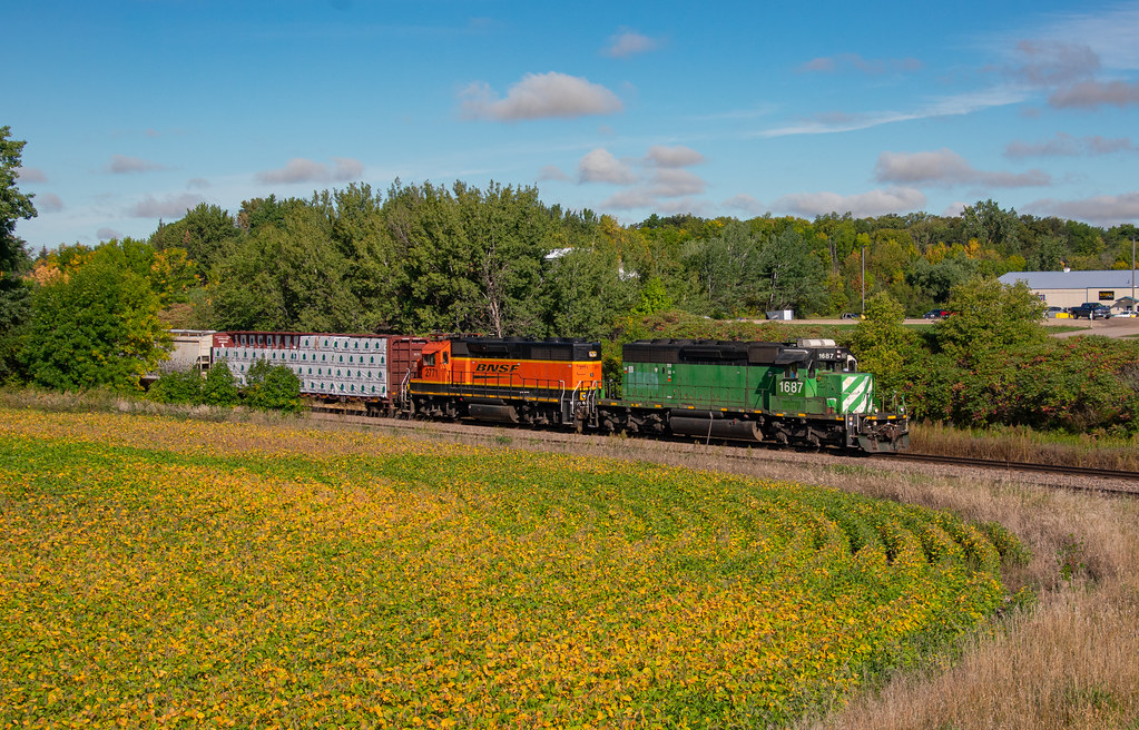 East Local Dassel The East Local heads into Dassel passing… Flickr