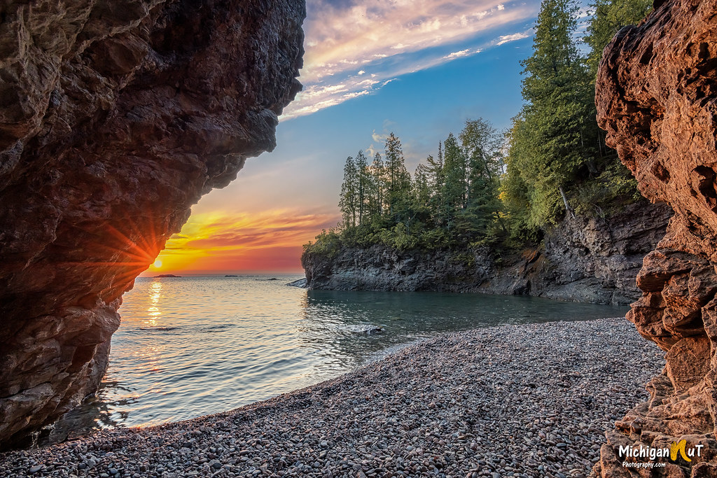 Presque Isle Sunrise, Marquette, MI. A peaceful morning at… Flickr