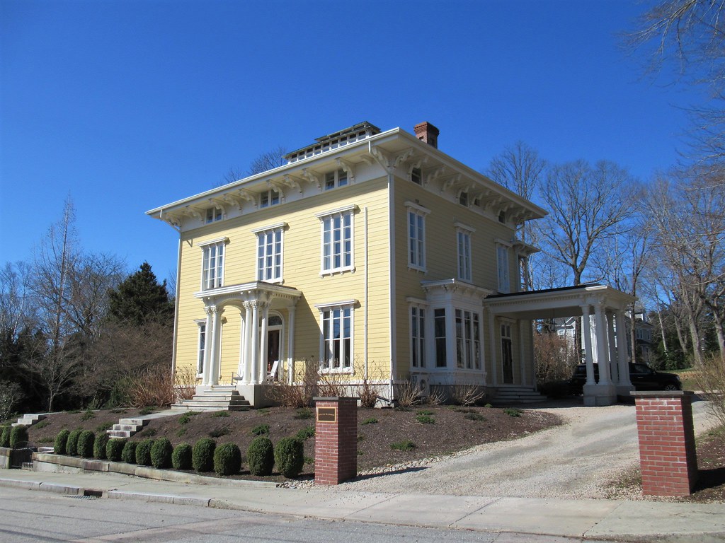 Spicer Mansion, Elm Street, Mystic, Connecticut Paul McClure Flickr