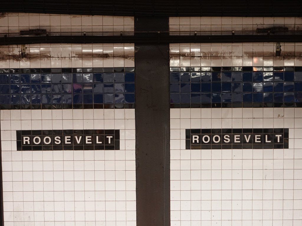 202209155 New York City subway station 'Jackson HeightsRoosevelt
