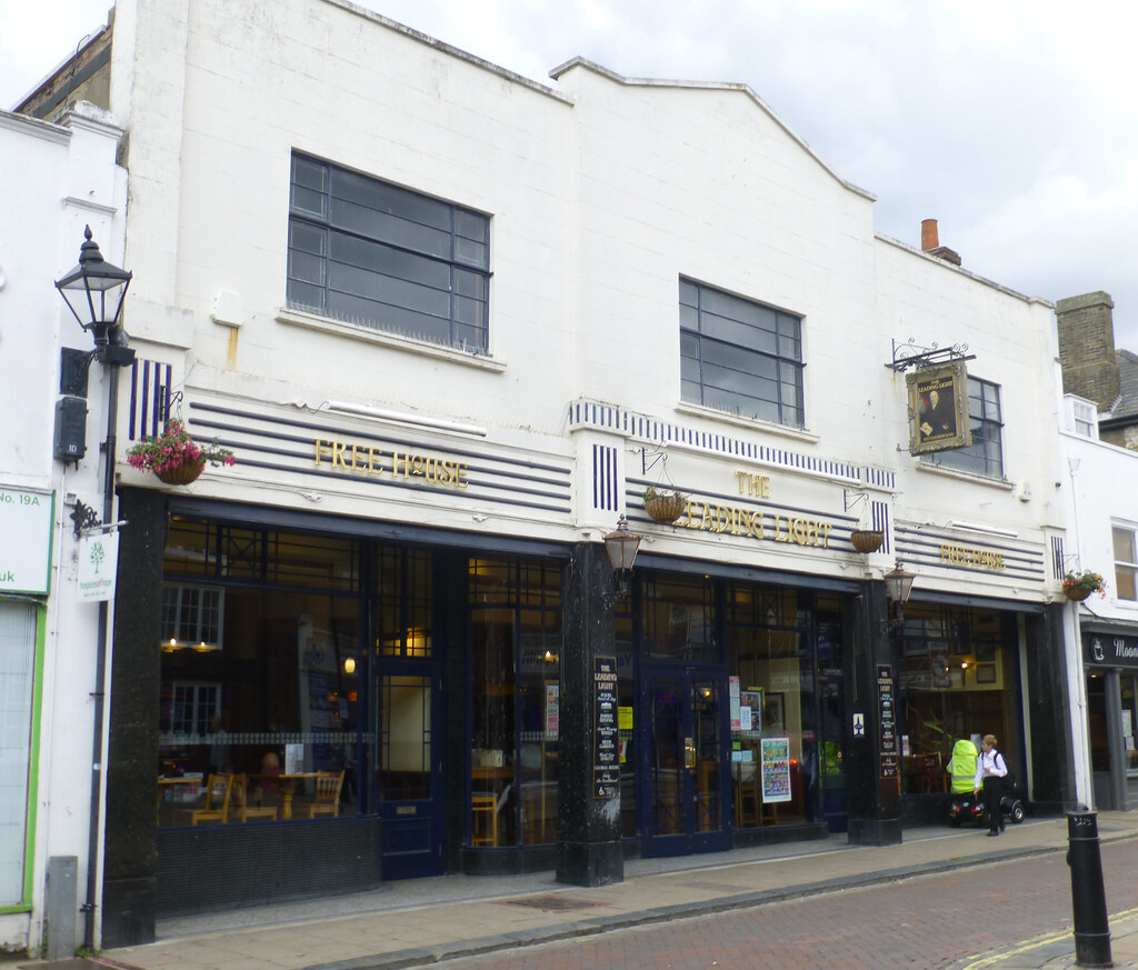 Leading Light, Faversham 2022 Preston Street, Faversham,… Flickr