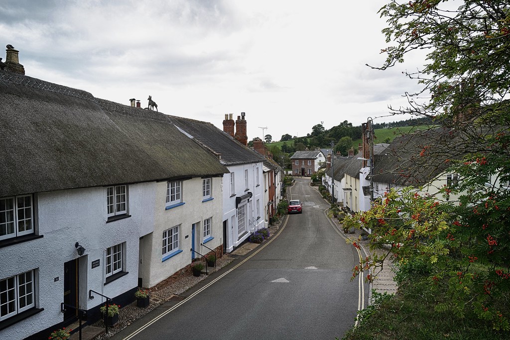 Howl at the moon. East Budleigh birth place of Sir Walter … clive