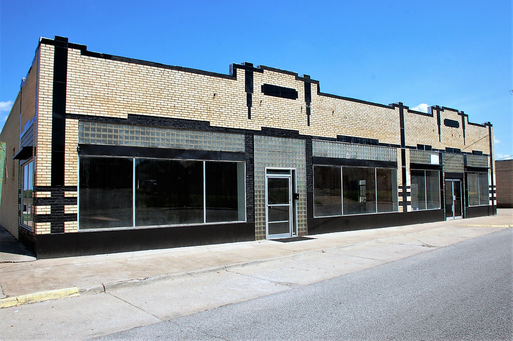 Oklahoma, Ardmore The commercial building was constructed … Earl