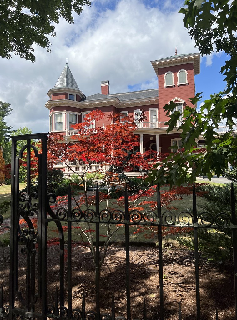 Stephen King's house in Bangor Maine 2 Larry Flickr