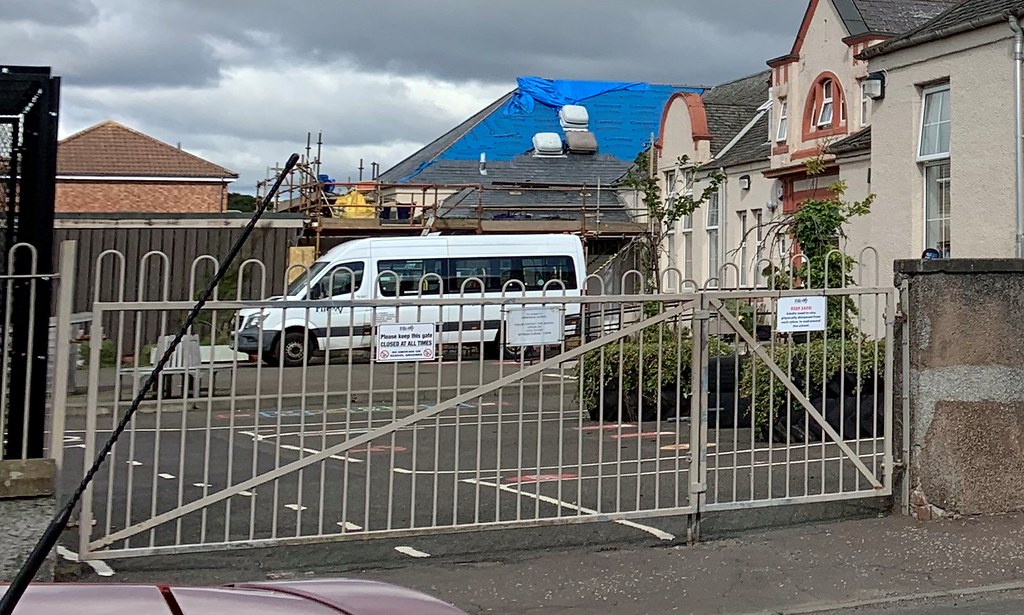 Hyndhead School Gates. 5 Barncraig Street corner Wall Stre… Flickr