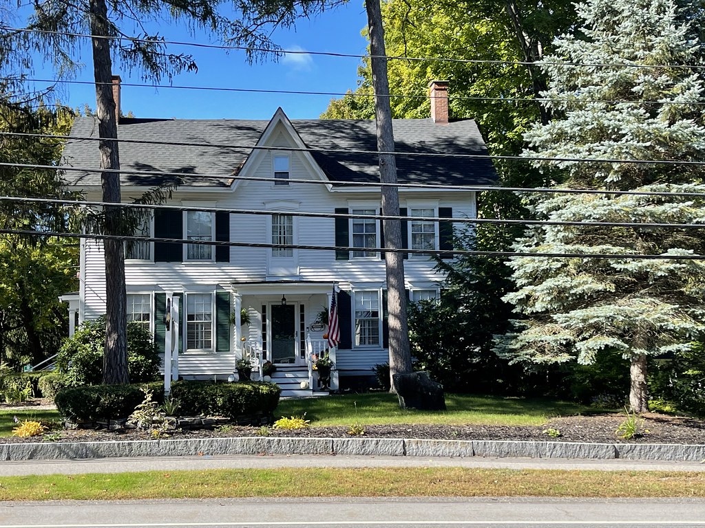 Pinecrest Inn. Gorham, Maine. devtmefl Flickr