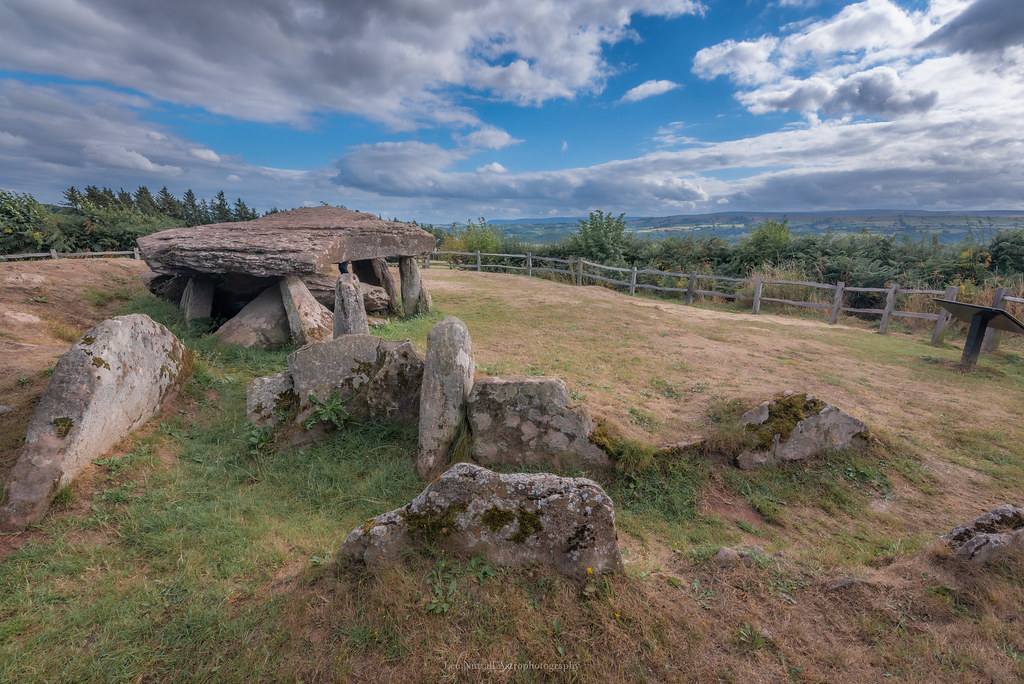 Arthur's Stone Arthur's Stone, Herefordshire. A Neolithic … Flickr