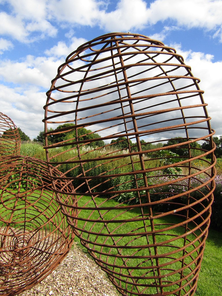 Metal sculptures The Sussex Prairie Garden near Henfield i… Flickr