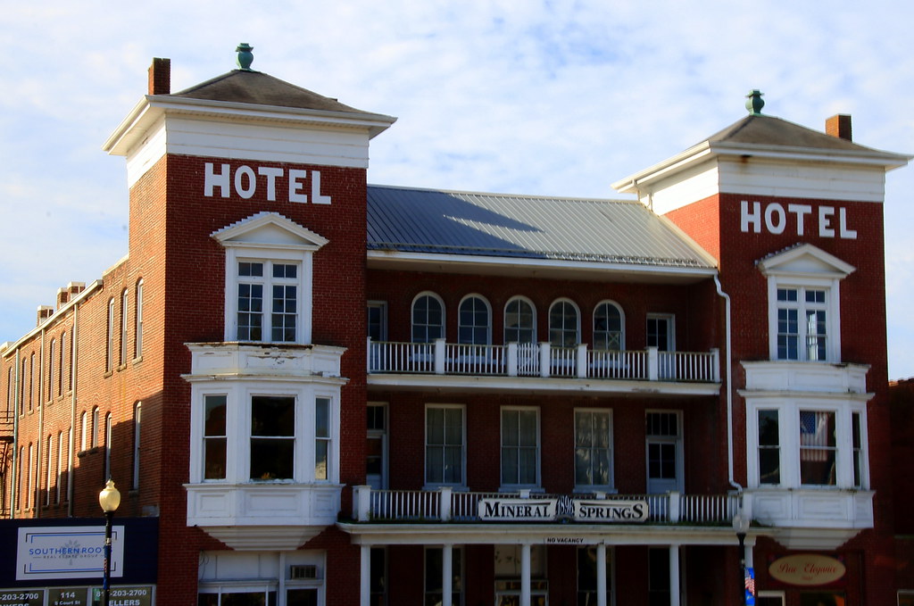 Upper Floors of Old Mineral Springs Hotel (1896) on Public… Flickr