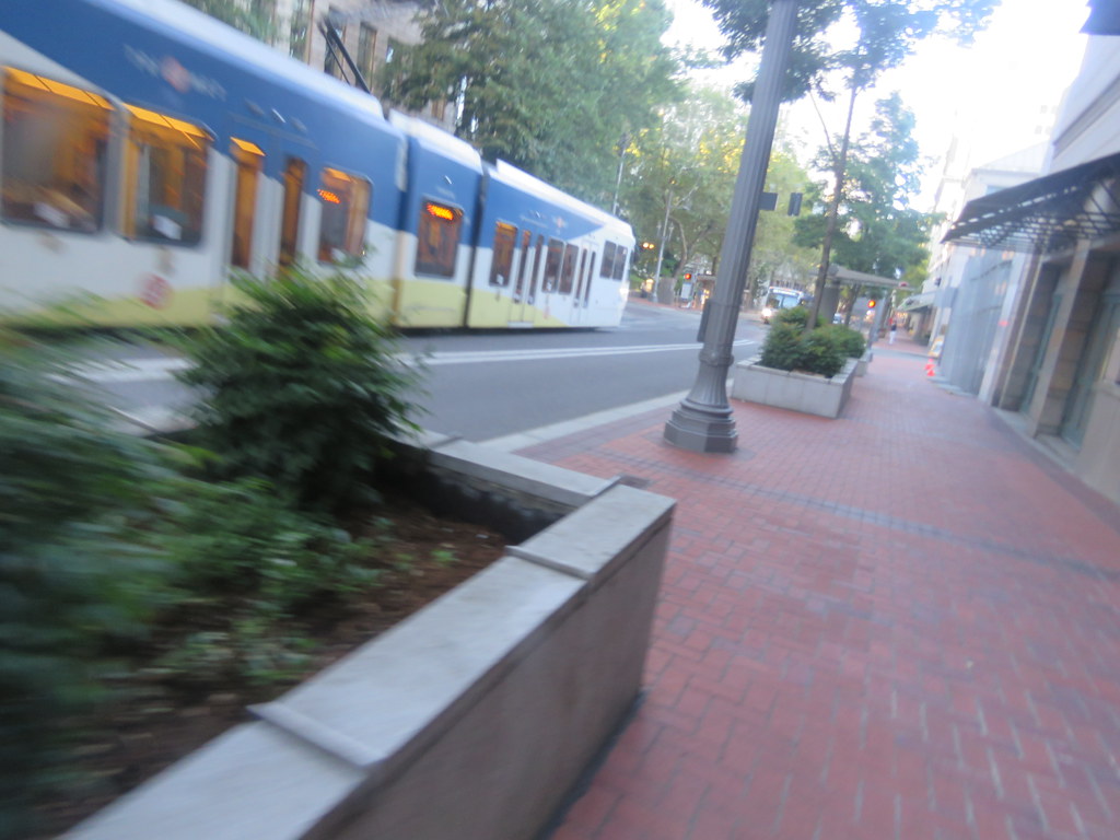 IMG_1468 Orange Line MAX light rail (TriMet Transit) Andy Nystrom Flickr