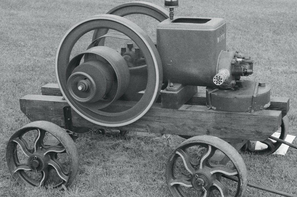 Montour DeLong Antique Farm Machine and Car Show Canon IIS… Flickr