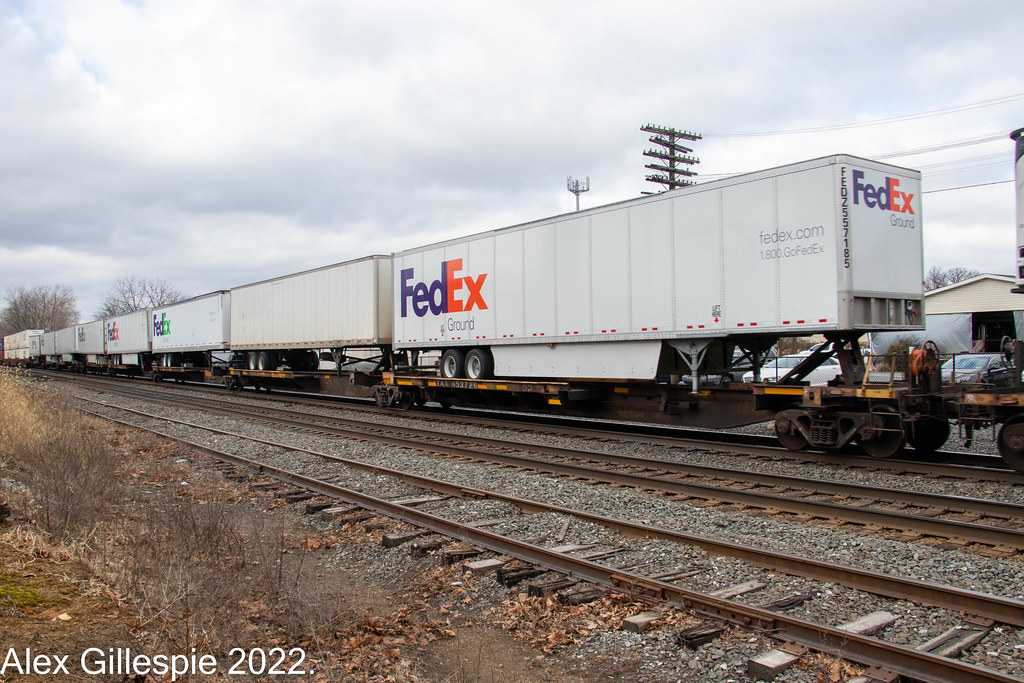Fed EX Trailer Fedex Trailer heads east on the NS 20K15 a… Flickr