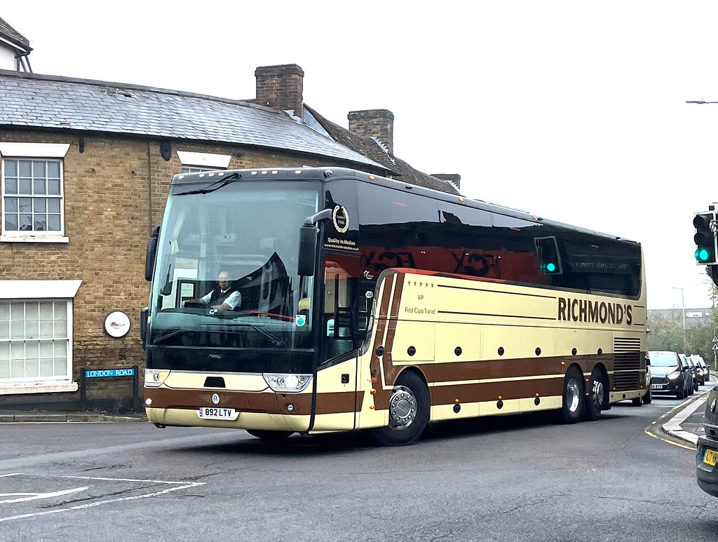 Richmond’s Coaches . Barley , Royston , Hertfordshire . 89… Flickr