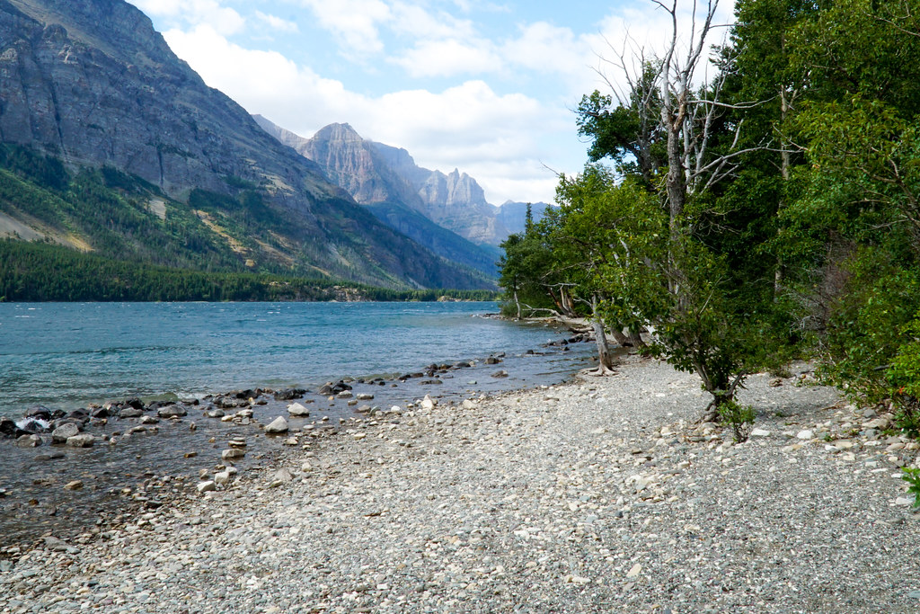 Rising Sun Picnic Area Shoreline The shoreline of St. Mary… Flickr