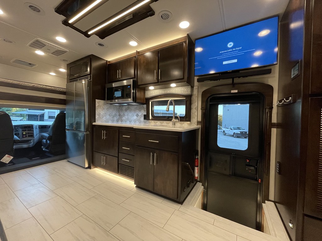 2023 Renegade Peterbilt 45CBF Bunkhouse 45’ Motorhome Two … Flickr