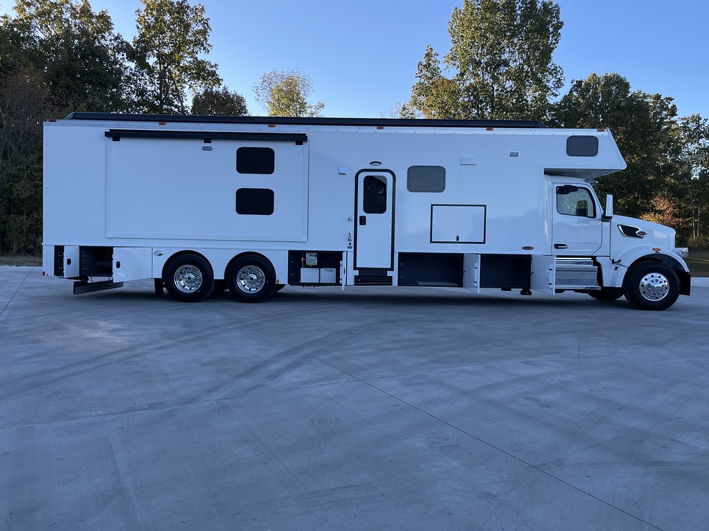 2023 Renegade Peterbilt 45CBF Bunkhouse 45’ Motorhome Two … Flickr